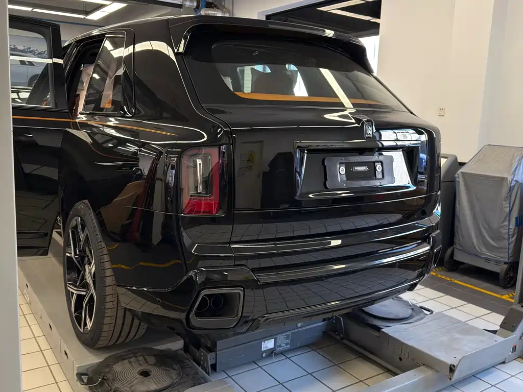 Cullinan 2026 Black Badge купить на сайте DeffCars