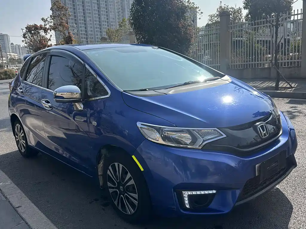 Fit 2016 1.5L LXS CVT Comfort Sunroof Edition купить на сайте DeffCars