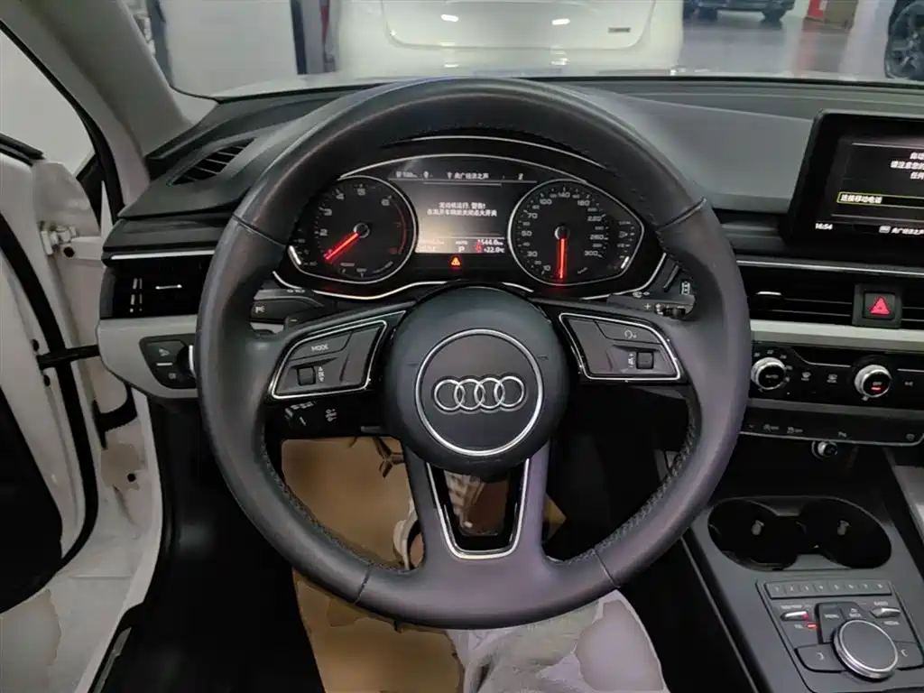 Audi A4L 2018 30th Anniversary Model 40 TFSI Enterprising купить на сайте DeffCars
