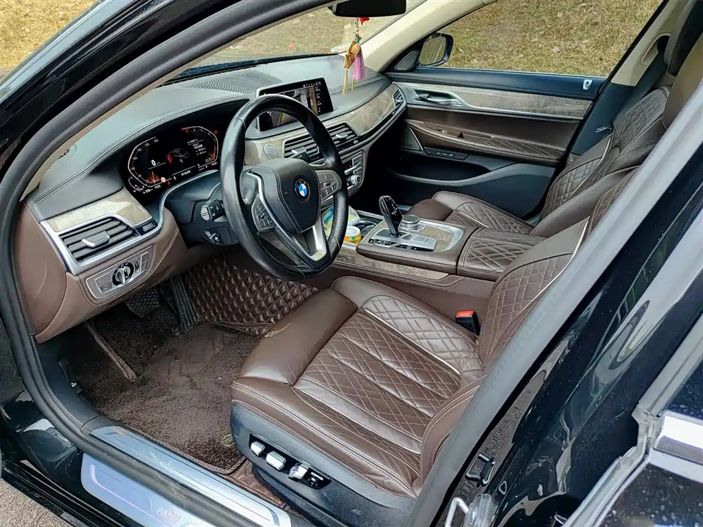 BMW 7 Series 2019 740Li Leading Luxury Package купить на сайте DeffCars