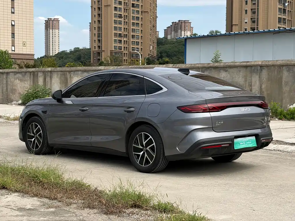 Qin L 2025 DM-i Smart Driving Edition 120KM Transcendent Type купить на сайте DeffCars