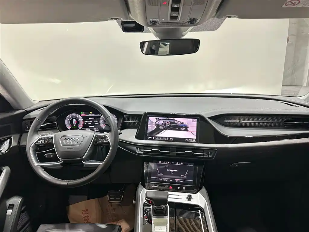 Audi Q6 2024 40 TFSI quattro cloud viewing type Yulin package 7 seats купить на сайте DeffCars