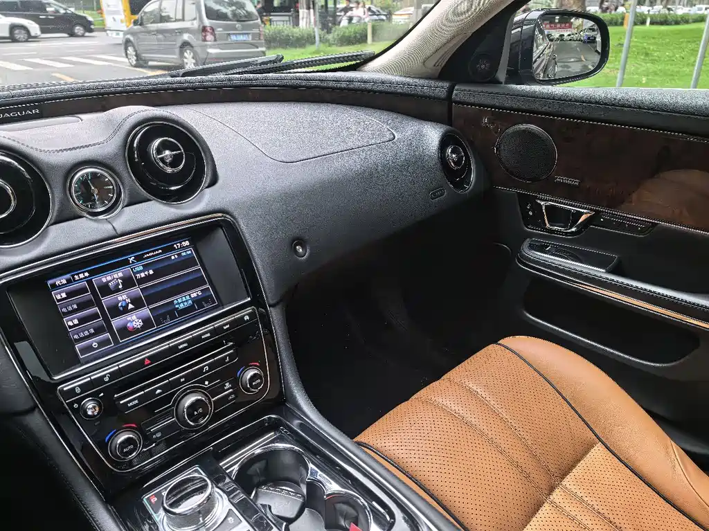 Jaguar XJ 2014 XJL 3.0 SC 2WD Exclusive Business Edition купить на сайте DeffCars