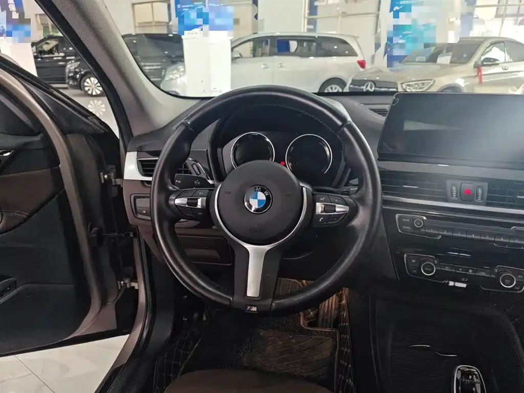 BMW X1 2022 sDrive25Li Leading Model купить на сайте DeffCars