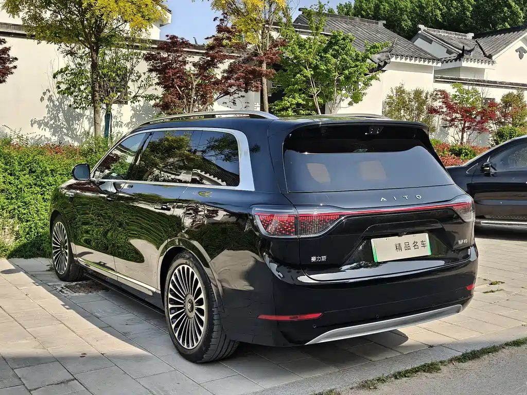 Wenjie M9 2025 extended range Ultra version 52kWh 6-seater version 192-line lidar) купить на сайте DeffCars