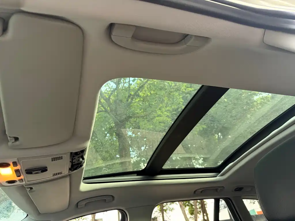 BMW X1 2012 xDrive28i luxury model купить на сайте DeffCars