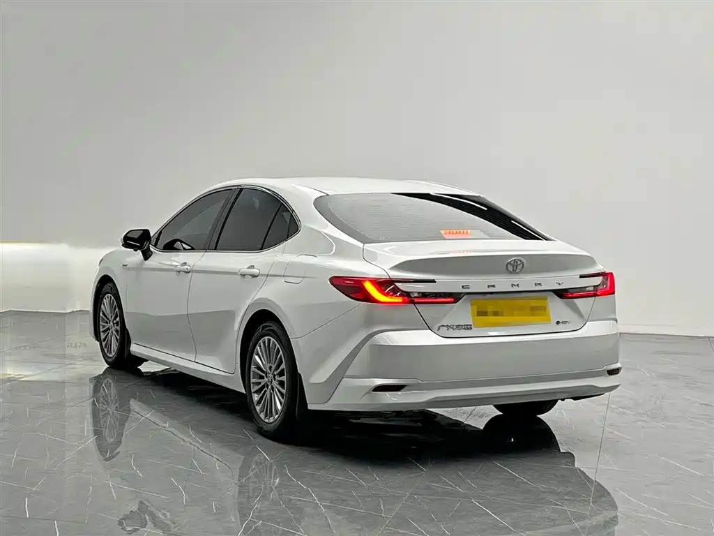 Camry 2024 Dual Engine 2.0HE Elite Edition купить на сайте DeffCars