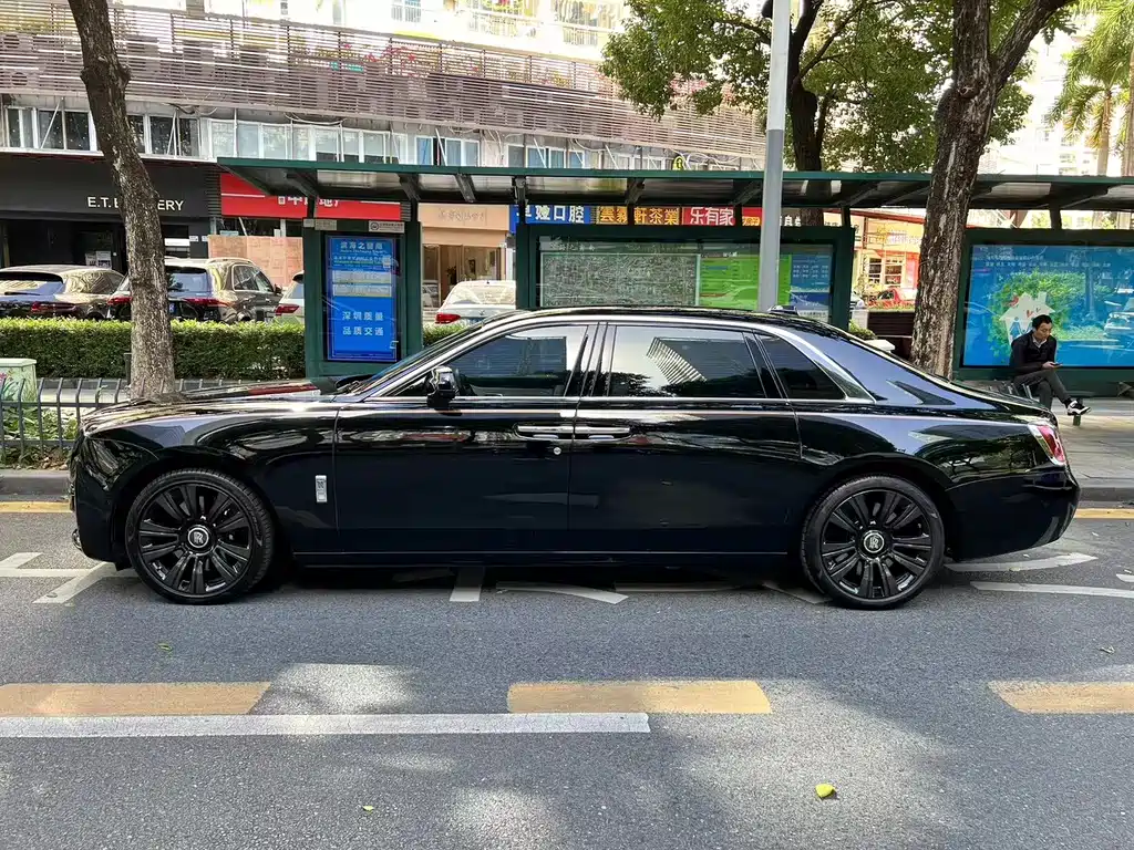 Ghost 2021 6.7T long wheelbase version купить на сайте DeffCars