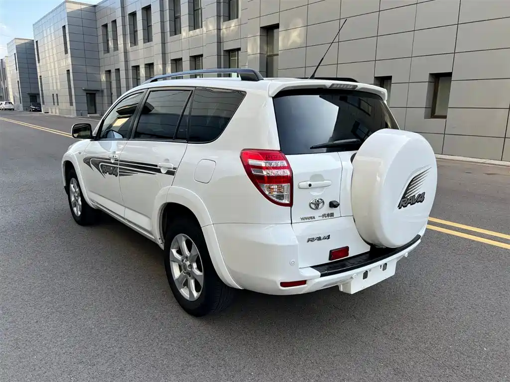 RAV4 Rongfang 2011 2.4L automatic four-wheel drive extreme version купить на сайте DeffCars