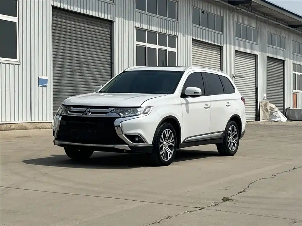 Outlander 2018 2.0L 2WD Jiale Edition 7 seats купить на сайте DeffCars
