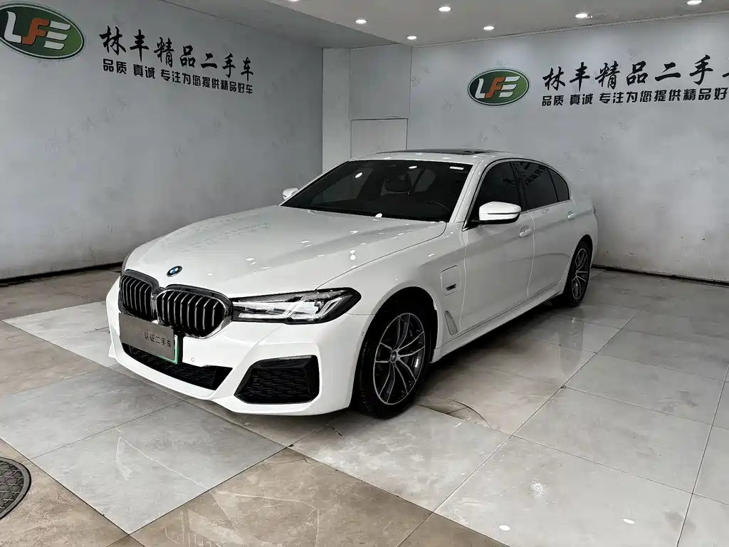 BMW 5 Series New Energy 2022 Model 535Le M Sports Package купить на сайте DeffCars