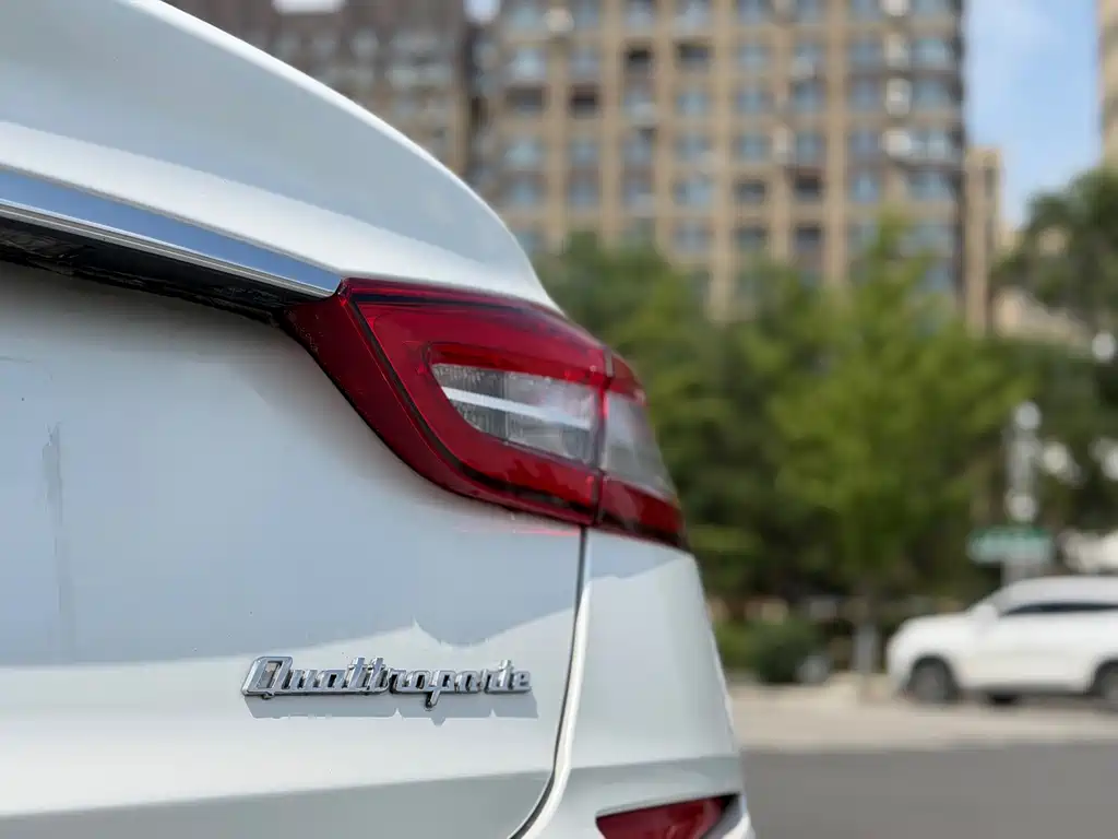 President 2015 Modification 3.0T S Q4 купить на сайте DeffCars