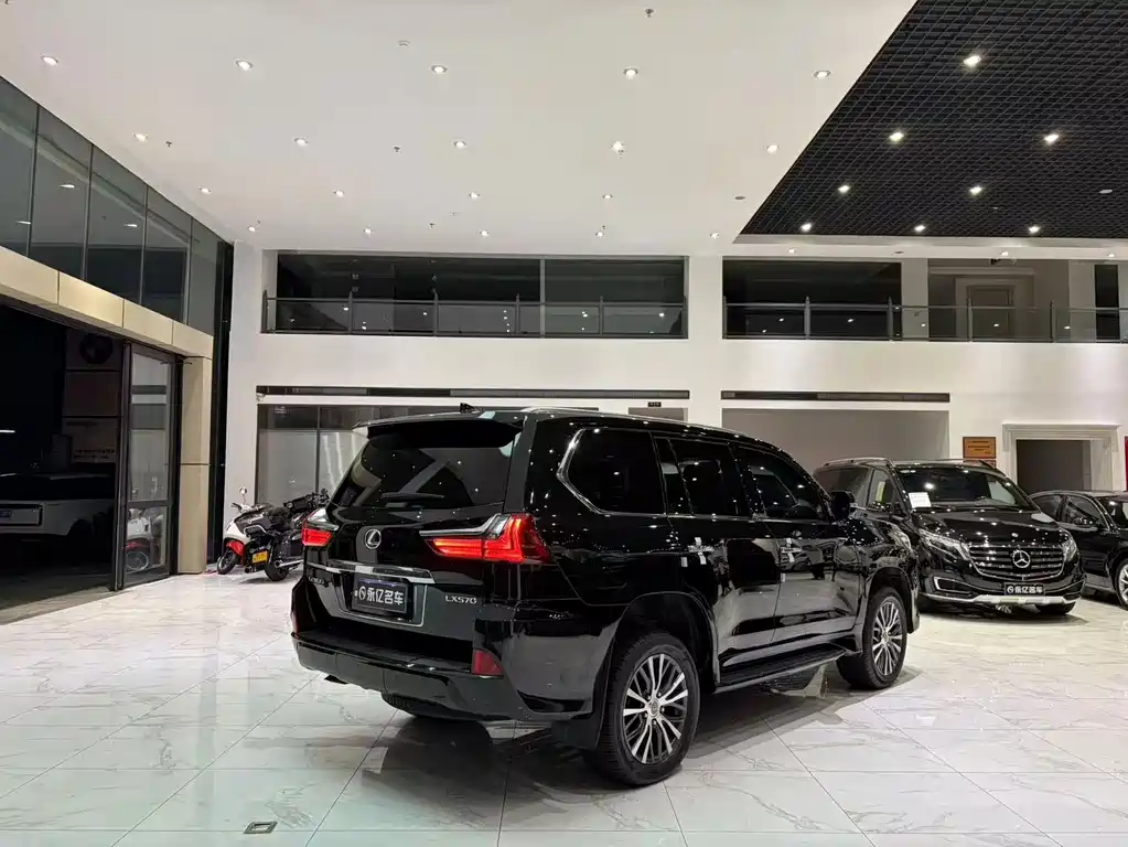 Lexus LX 2016款 570 动感豪华版 купить на сайте DeffCars