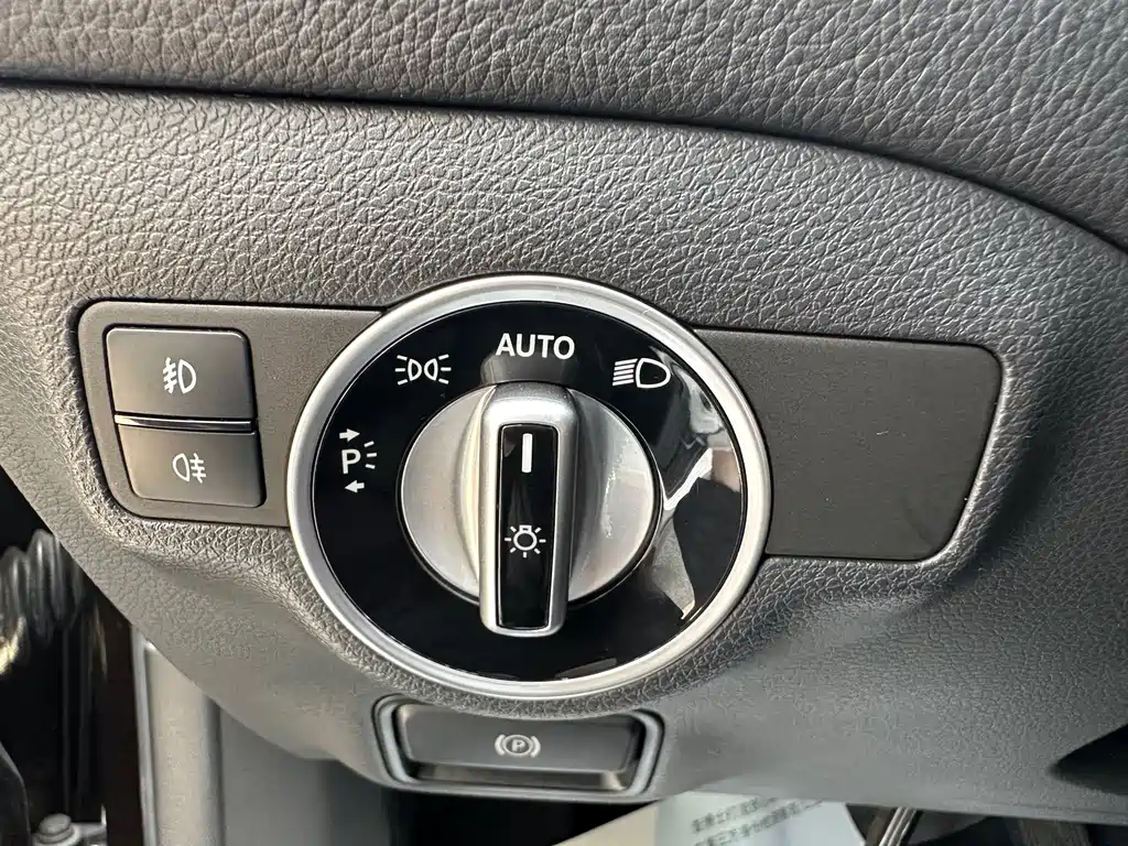 Mercedes-Benz GLA 2016 GLA 200 Dynamic купить на сайте DeffCars