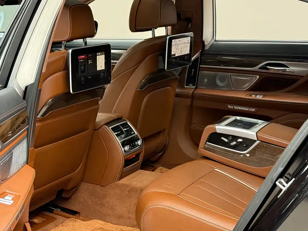 BMW 7 Series 2018 740Li xDrive Exclusive M Sports Package купить на сайте DeffCars