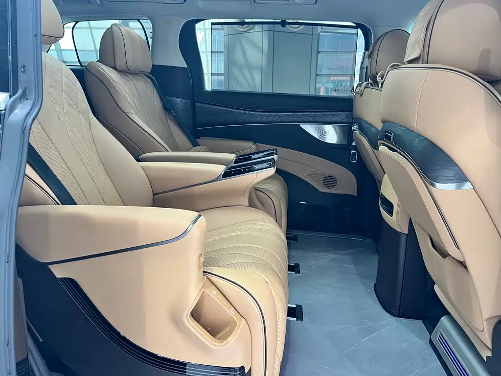 Denza D9 2024 DM-i 970 luxury model купить на сайте DeffCars