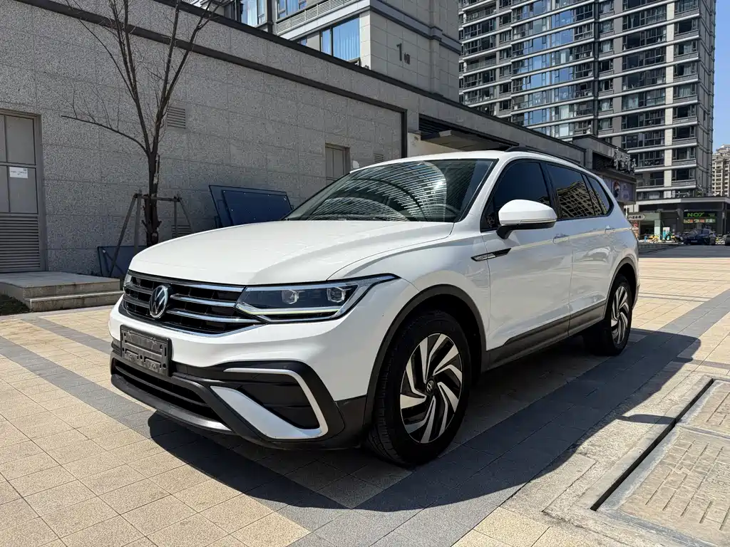 Tiguan L 2022 330TSI automatic two-wheel drive comfort version купить на сайте DeffCars