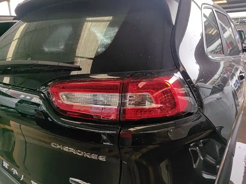 Cherokee (Китай) 2016 2.4L Professional Edition купить на сайте DeffCars