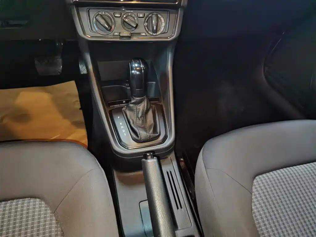 Santana 2019 1.5L automatic fashion version National VI купить на сайте DeffCars
