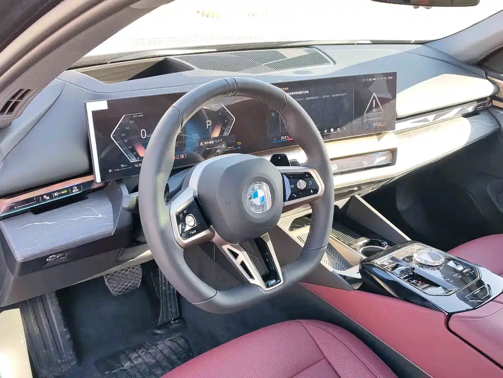 BMW 5 Series 2025 530Li Exclusive M Sports Package купить на сайте DeffCars