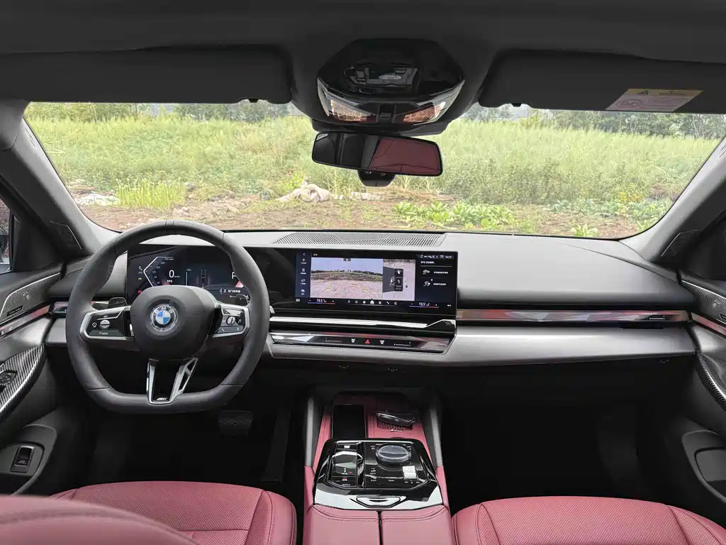 BMW 5 Series 2025 530Li Leading M Sports Package купить на сайте DeffCars