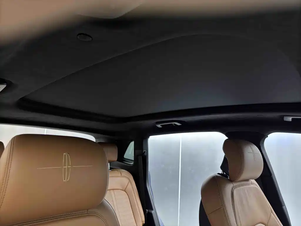 Voyager 2021 2.7T 4WD Presidential Edition купить на сайте DeffCars