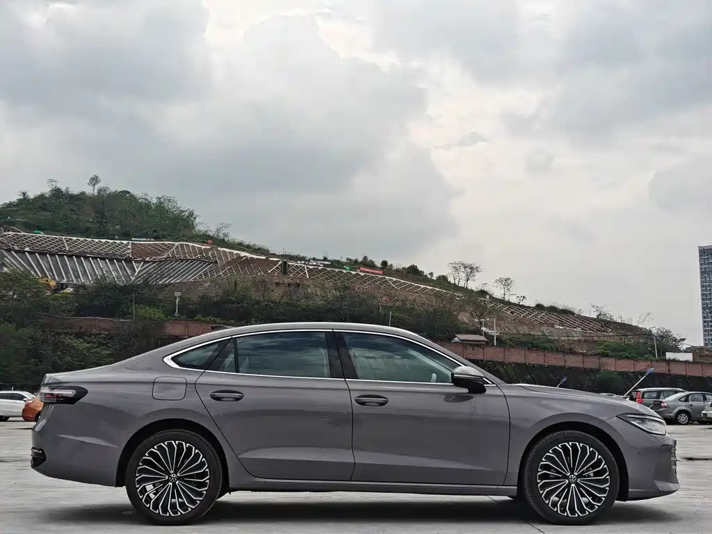 Passat 2025 Pro 380TSI Dragon Edition купить на сайте DeffCars