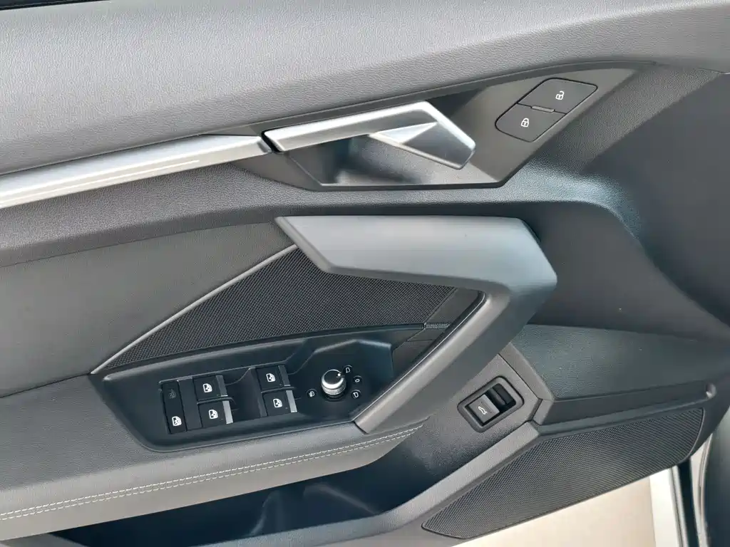 Audi A3 2023 facelift Sportback 35 TFSI stylish and sporty купить на сайте DeffCars