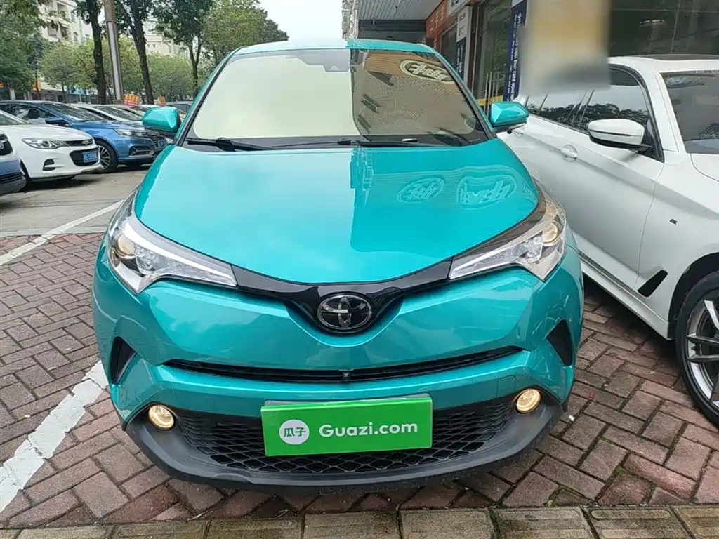 Toyota C-HR 2018 2.0L Leading Edition National VI купить на сайте DeffCars