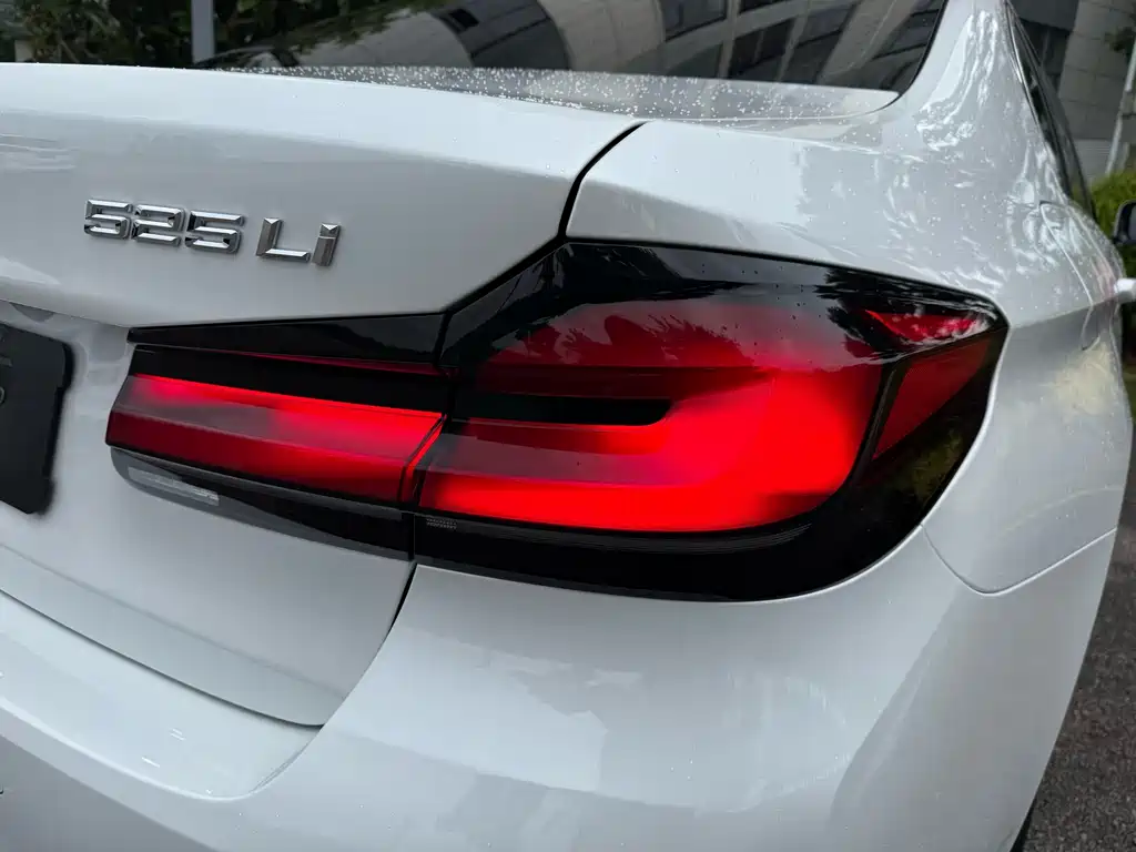 BMW 5 Series 2021 525Li Luxury Package купить на сайте DeffCars