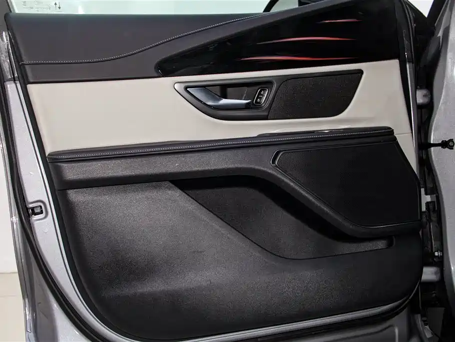 Voyager 2023 2.0T four-wheel drive premium version купить на сайте DeffCars