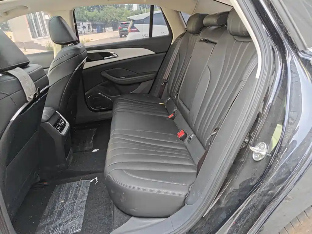 Hongqi H5 PHEV 2025 130 super hybrid version купить на сайте DeffCars