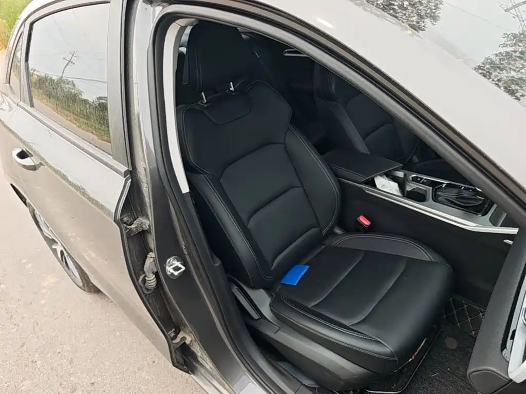 Emgrand 2025 4th Generation 1.5L CVT Dragon Edition купить на сайте DeffCars