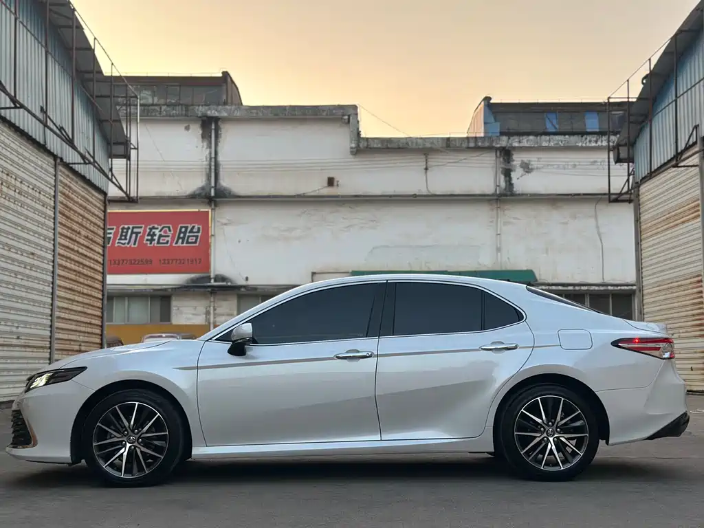 Camry 2023 2.5G Deluxe Edition купить на сайте DeffCars