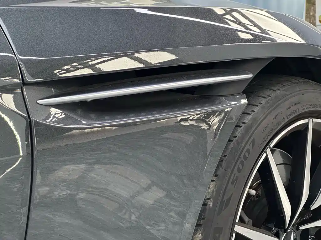 Aston Martin DB11 2019 4.0T V8 Coupe купить на сайте DeffCars
