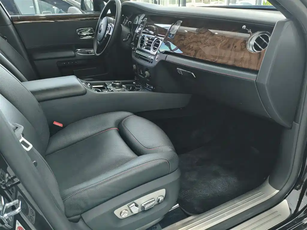 Ghost 2014 6.6T extended version купить на сайте DeffCars