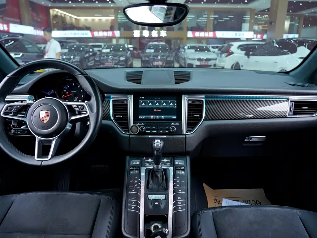 Macan 2017 Macan 2.0T купить на сайте DeffCars
