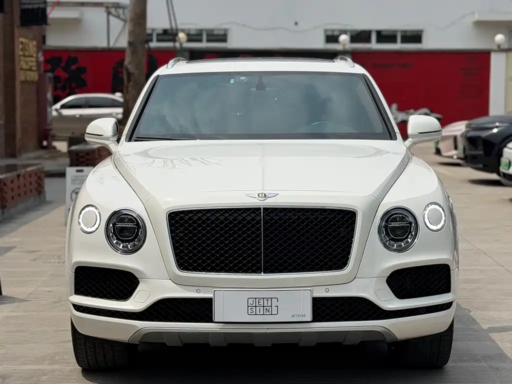 Bentayga 2018 4.0T V8 купить на сайте DeffCars