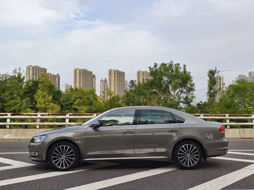 Passat 2014 2.0TSI DSG Royal Navigation Edition купить на сайте DeffCars