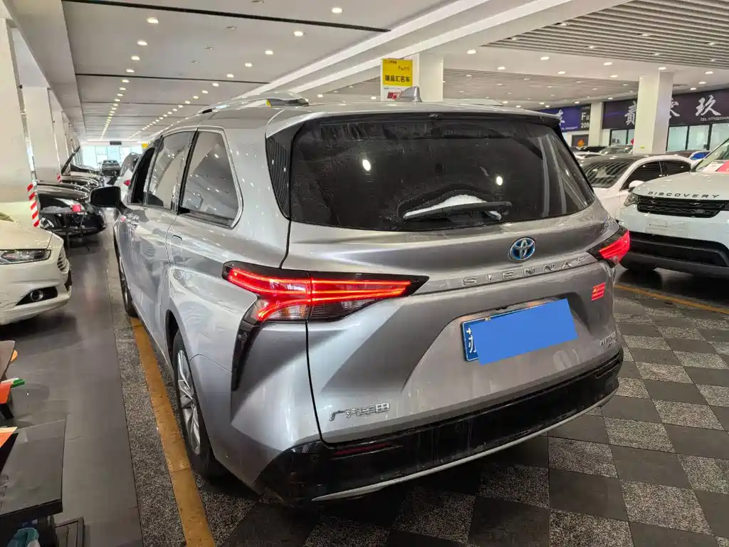 SIENNA 2021 2.5L Hybrid Platinum Edition купить на сайте DeffCars