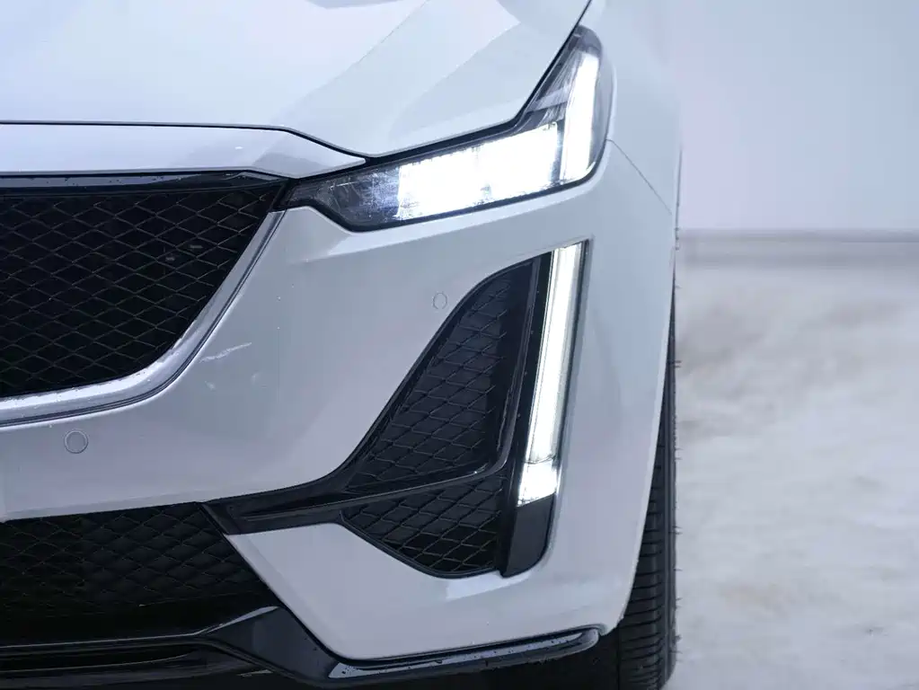 Cadillac CT5 2023 28T Premium Model купить на сайте DeffCars