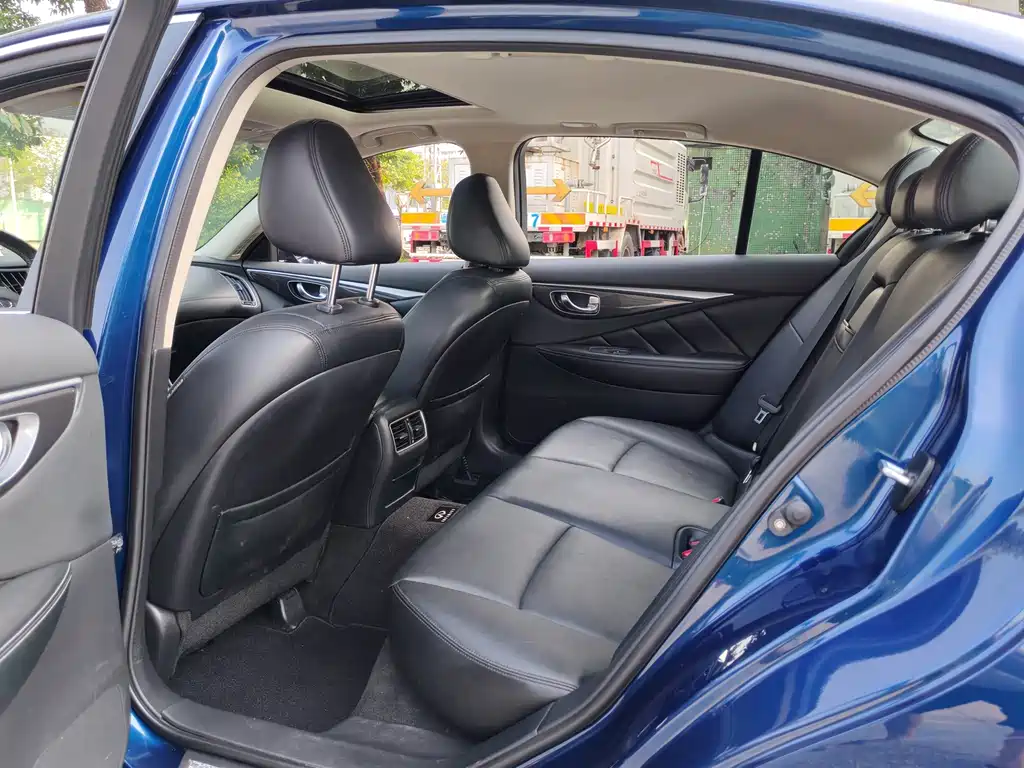 Infiniti Q50L 2018 2.0T Comfort Edition National VI купить на сайте DeffCars