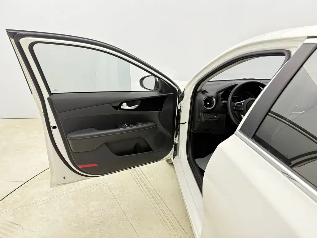 Kia K3 2021 1.5L CVT Fashion Edition купить на сайте DeffCars