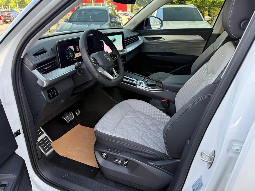 Lanxun 2023 380TSI four-wheel drive R-Line cruise version купить на сайте DeffCars