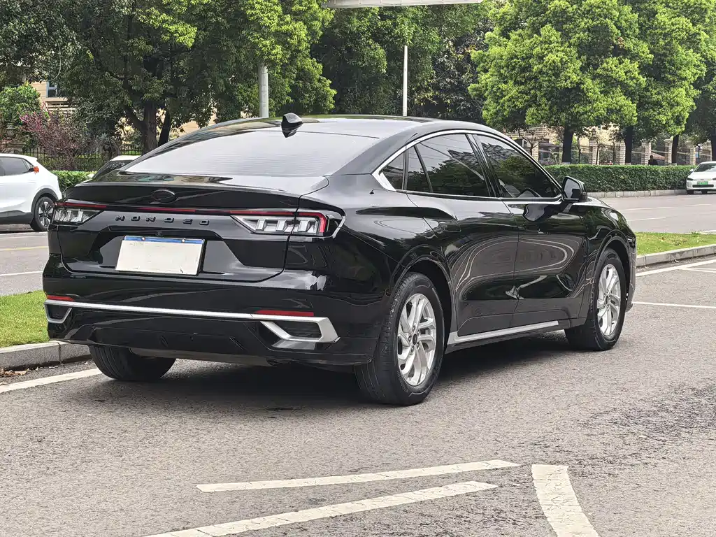 Mondeo 2023 EcoBoost 180 Luxury купить на сайте DeffCars