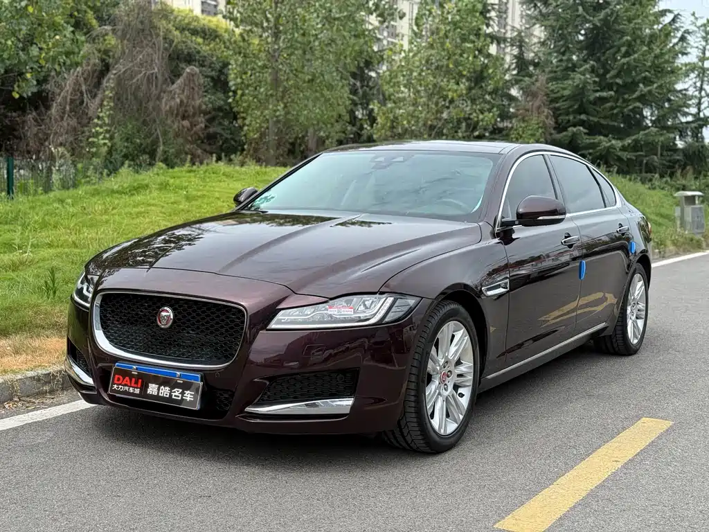 Jaguar XFL 2019 2.0T 250PS 2WD Deluxe Edition купить на сайте DeffCars