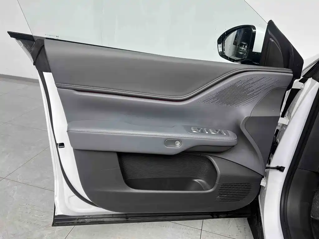 Xpeng G6 2025 model 625 long battery life Max flagship version купить на сайте DeffCars