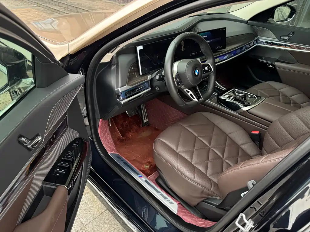 BMW 7 Series 2023 735Li M Sports Package купить на сайте DeffCars
