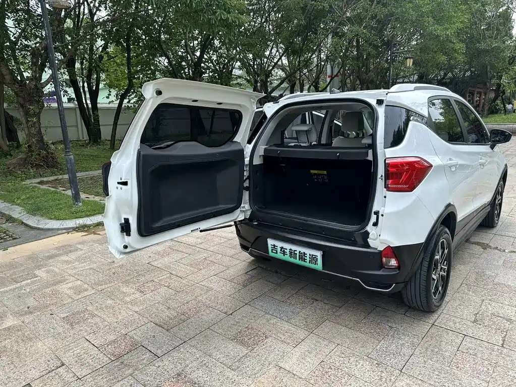 Yuan Pro 2021 401KM luxury model купить на сайте DeffCars