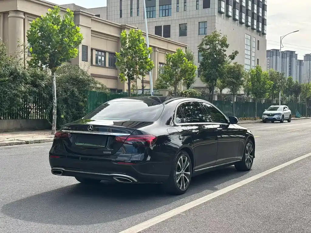 Mercedes-Benz E-Class New Energy 2022 E 350 e L plug-in hybrid sedan купить на сайте DeffCars
